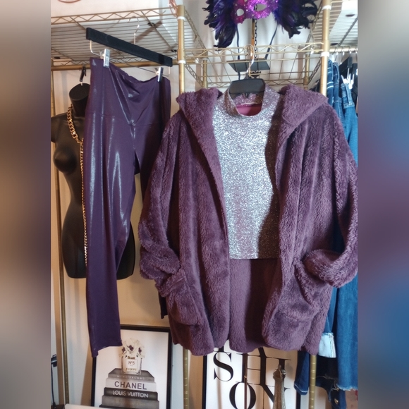 Jacket. Hooded Teddy Bear Fur. Size: LG. Color: Purple. Like New. - Picture 8 of 9